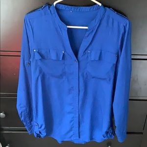 Cute blue blouse!